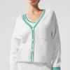 Tennis Club Pullover – Weiß/Fichtengrün