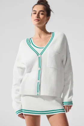 Tennis Club Pullover – Weiß/Fichtengrün