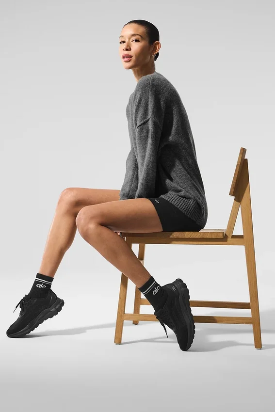 Unisex-Pullover „New Class“ aus Wolle und Kaschmir mit Rundhalsausschnitt – Platingrau