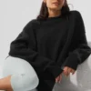 Unisex-Pullover „New Class“ aus Wolle und Kaschmir mit Rundhalsausschnitt – Schwarz