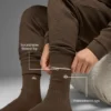 Unisex-Socken aus Wolle und Kaschmir mit leichtem Frost-Effekt – Espresso-Melange/Elfenbein