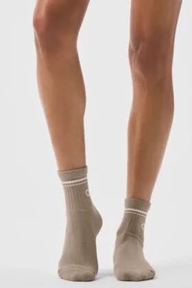 Unisex-Socken im Retro-Stil (Halb-Crew) – Kies/Weiß