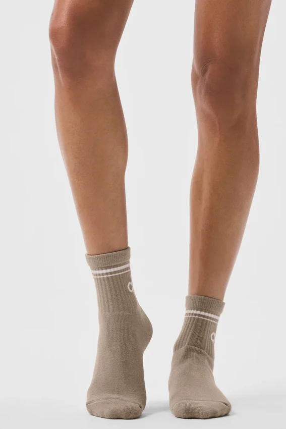 Unisex-Socken im Retro-Stil (Halb-Crew) – Kies/Weiß