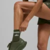 Unisex-Socken im Retro-Stil (Halb-Crew) – Olivgrün/Weiß