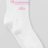 Unisex-Socken im Retro-Stil (Halb-Crew) – Weiß/Bonbonrosa