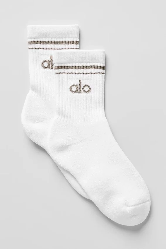 Unisex-Socken im Retro-Stil (Halb-Crew) – Weiß/Helles Kakao
