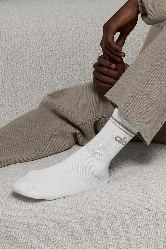 Unisex-Socken im Retro-Stil (Halb-Crew) – Weiß/Helles Kakao