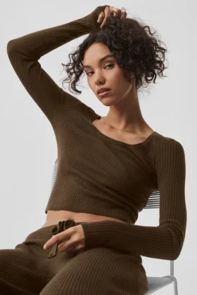 Unwind-Langarmshirt aus Strick – Espresso