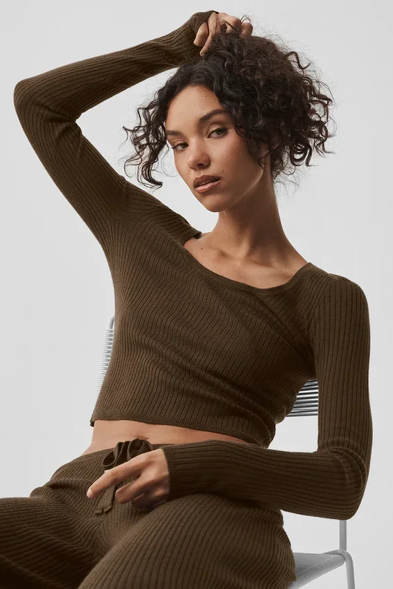 Unwind-Langarmshirt aus Strick – Espresso