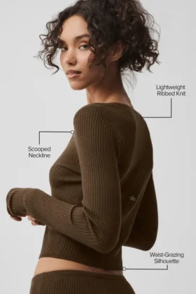 Unwind-Langarmshirt aus Strick – Espresso