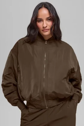 Urbanite-Bomberjacke aus Kunstfell – Espresso/Elfenbein