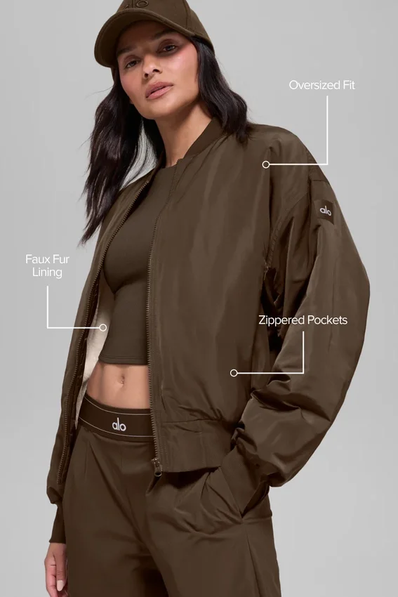 Urbanite-Bomberjacke aus Kunstfell – Espresso/Elfenbein