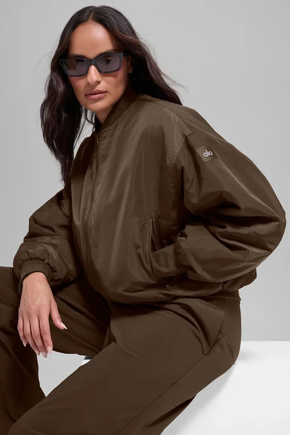 Urbanite-Bomberjacke aus Kunstfell – Espresso/Elfenbein