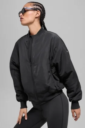 Urbanite-Bomberjacke aus Kunstfell – Schwarz/Elfenbein