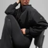Urbanite-Bomberjacke aus Kunstfell – Schwarz/Elfenbein