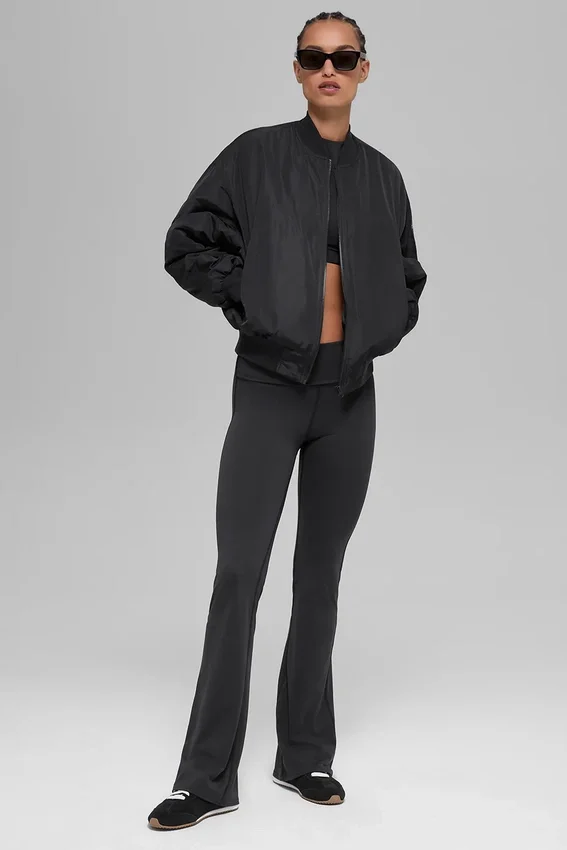 Urbanite-Bomberjacke aus Kunstfell – Schwarz/Elfenbein