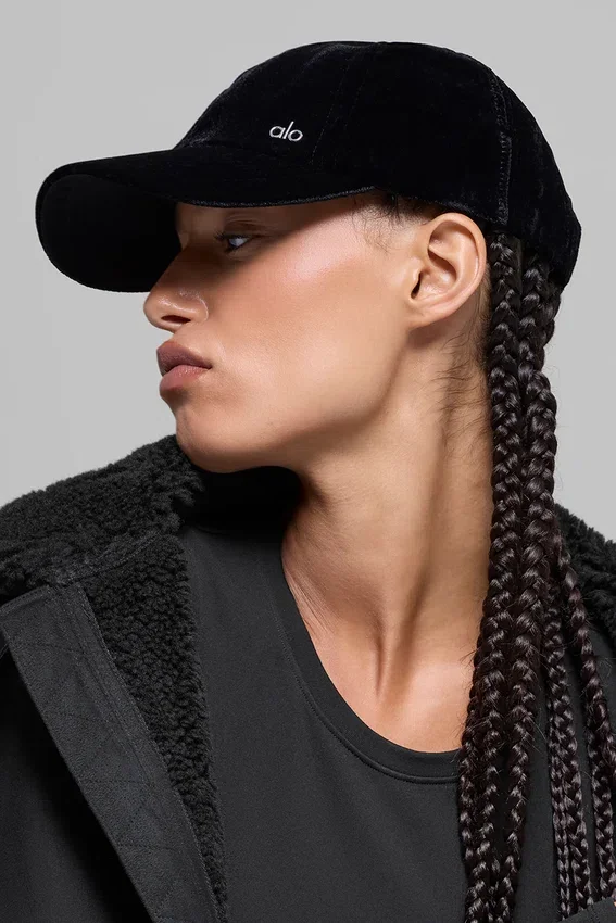 Velvet Off-Duty Cap – Schwarz