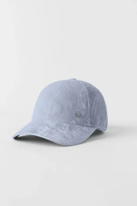 „Velvet Off-Duty“-Cap – Winter Frost