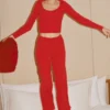 Weite Hose mit mittlerer Leibhöhe aus Pullover-Strick – Unwind – in leuchtendem Rot