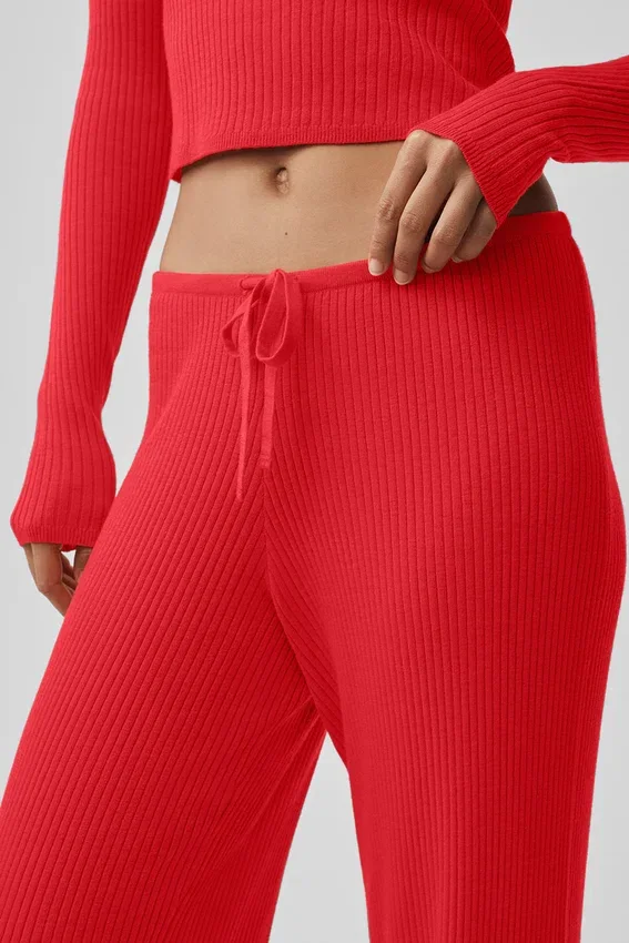 Weite Hose mit mittlerer Leibhöhe aus Pullover-Strick – Unwind – in leuchtendem Rot