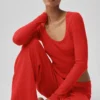 Weite Hose mit mittlerer Leibhöhe aus Pullover-Strick – Unwind – in leuchtendem Rot