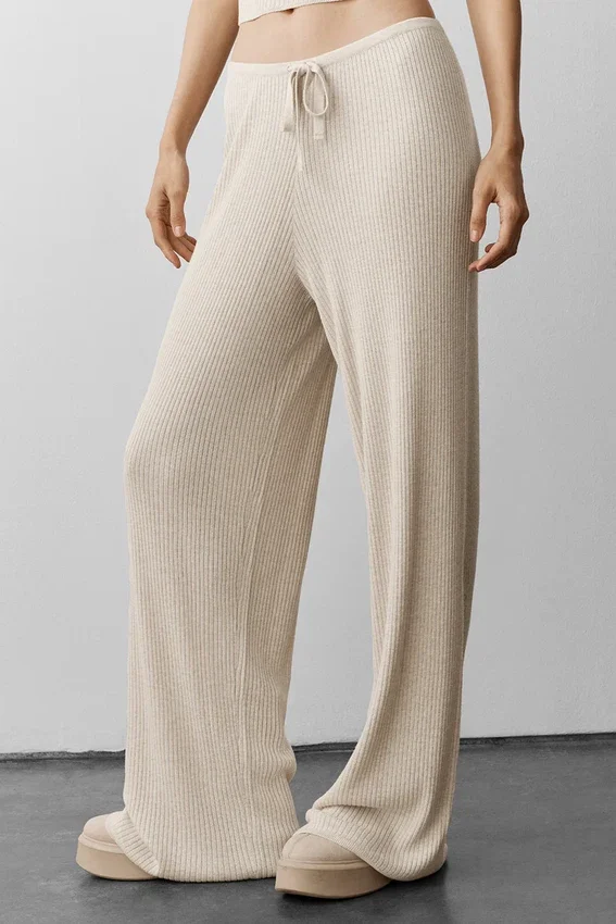 Weite Hose mit mittlerer Leibhöhe im Pullover-Strick-Look – Hafergrau meliert