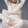 Winter Bliss Hoodie mit Zopfmuster – Elfenbein