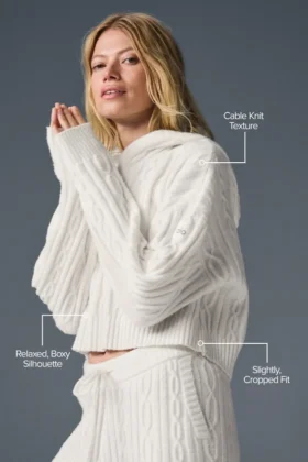 Winter Bliss Hoodie mit Zopfmuster – Elfenbein