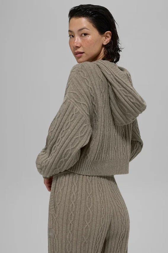 Winter Bliss Hoodie mit Zopfmuster – Hellkakao