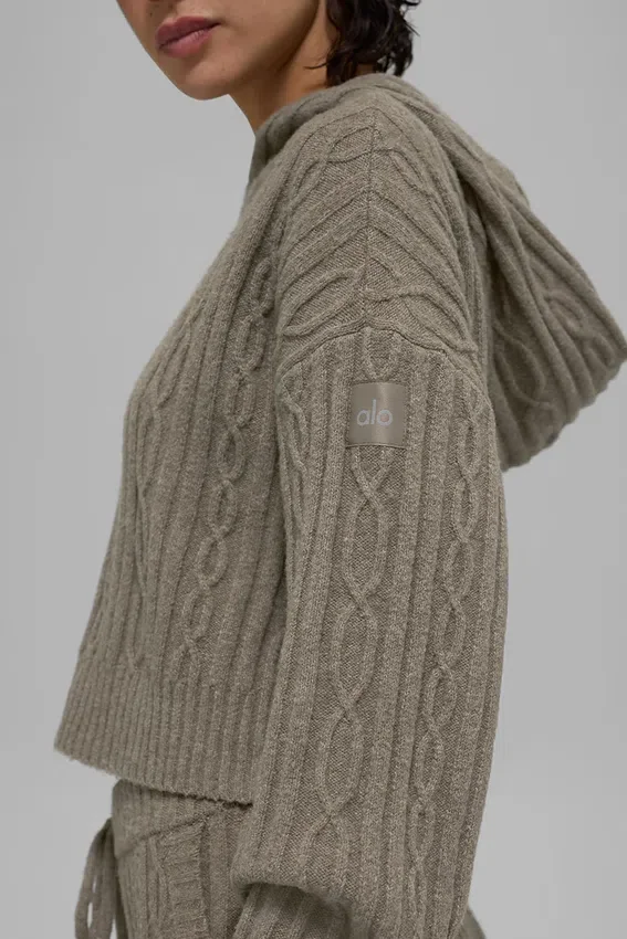 Winter Bliss Hoodie mit Zopfmuster – Hellkakao