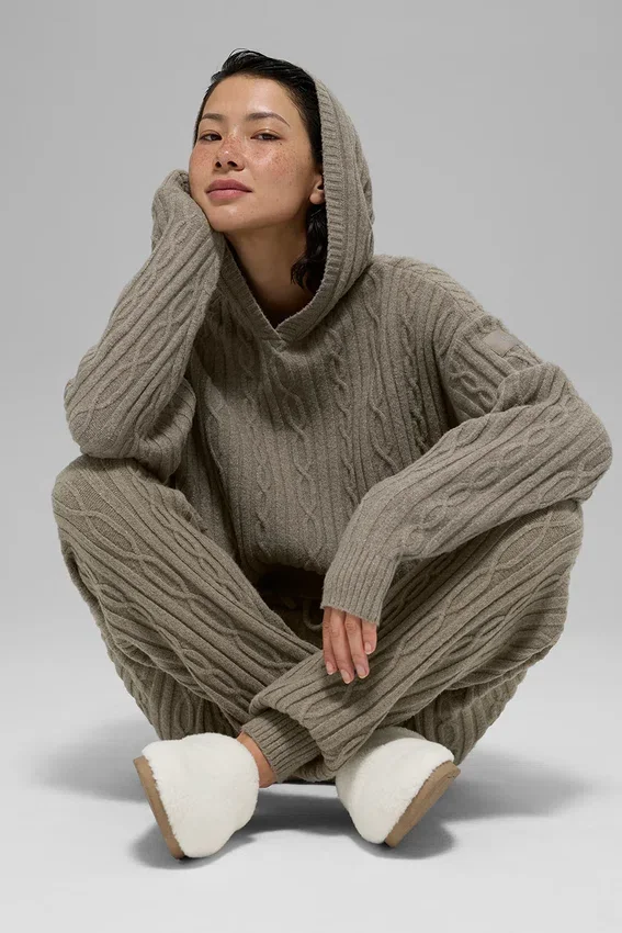 Winter Bliss Hoodie mit Zopfmuster – Hellkakao