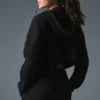 Winter Bliss Hoodie mit Zopfmuster – Schwarz