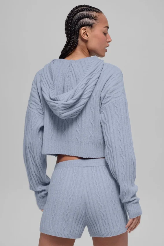 Winter Bliss Hoodie mit Zopfmuster – Winter Frost