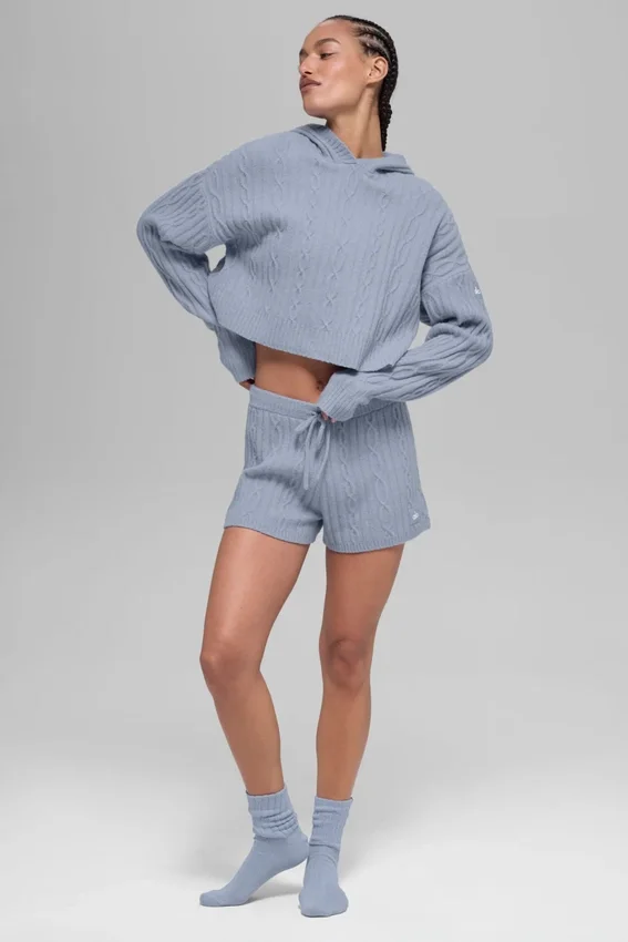 Winter Bliss Hoodie mit Zopfmuster – Winter Frost