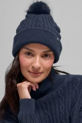 Winter Bliss-Mütze im Zopfmuster – Marineblau