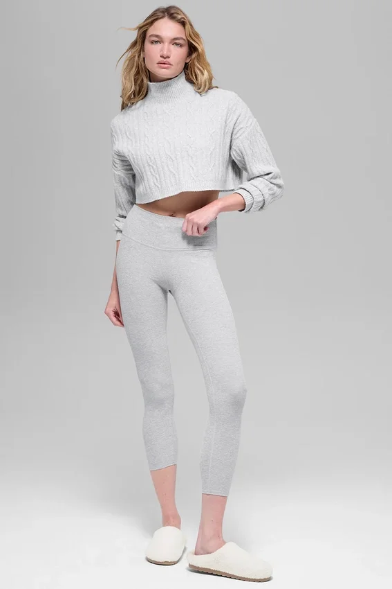 Winter Bliss Rollkragenpullover mit Zopfmuster, kurz geschnitten, mit Langarmshirts – Athletic Heat