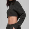 Winter Bliss Rollkragenpullover mit Zopfmuster, kurz geschnitten, mit Langarmshirts – Dark Heather