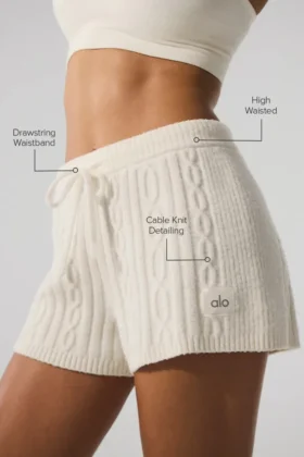Winter Bliss Shorts mit Zopfmuster – Elfenbein