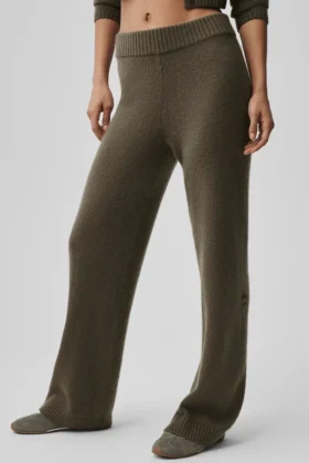 Woll-Kaschmir-High-Waist-Hose mit weitem Bein aus der „New Class“-Kollektion – Olive Tree
