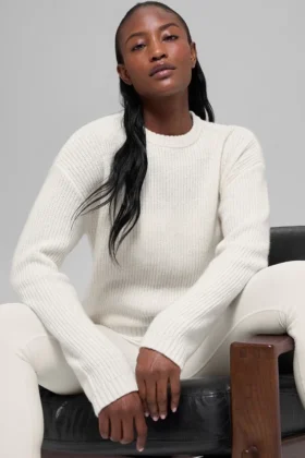 Woll-Kaschmir-Pullover mit geripptem Kragen – Elfenbein