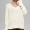 Woll-Kaschmir-Pullover „New Class“ mit V-Ausschnitt in Oversize-Passform – Elfenbein